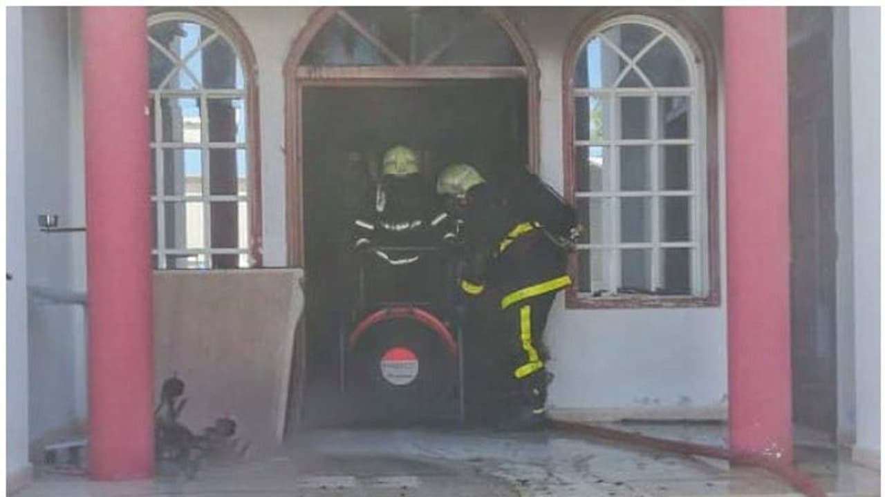 ഒമാനില് വീടിന് തീപ്പിടിച്ചു ഒമാനില് വീടിന് തീപ്പിടിച്ചു