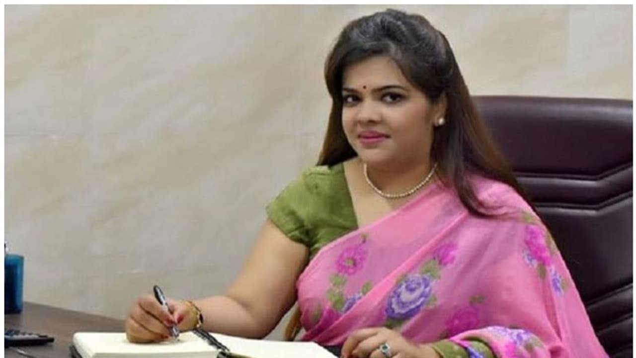 ശരദ് യാദവിന്‍റെ മകള്‍ കോണ്‍ഗ്രസില്‍ ചേർന്നു, നീക്കം പാര്‍ട്ടി ബിഹാറിൽ തനിച്ച് മത്സരിക്കാനിരിക്കേ