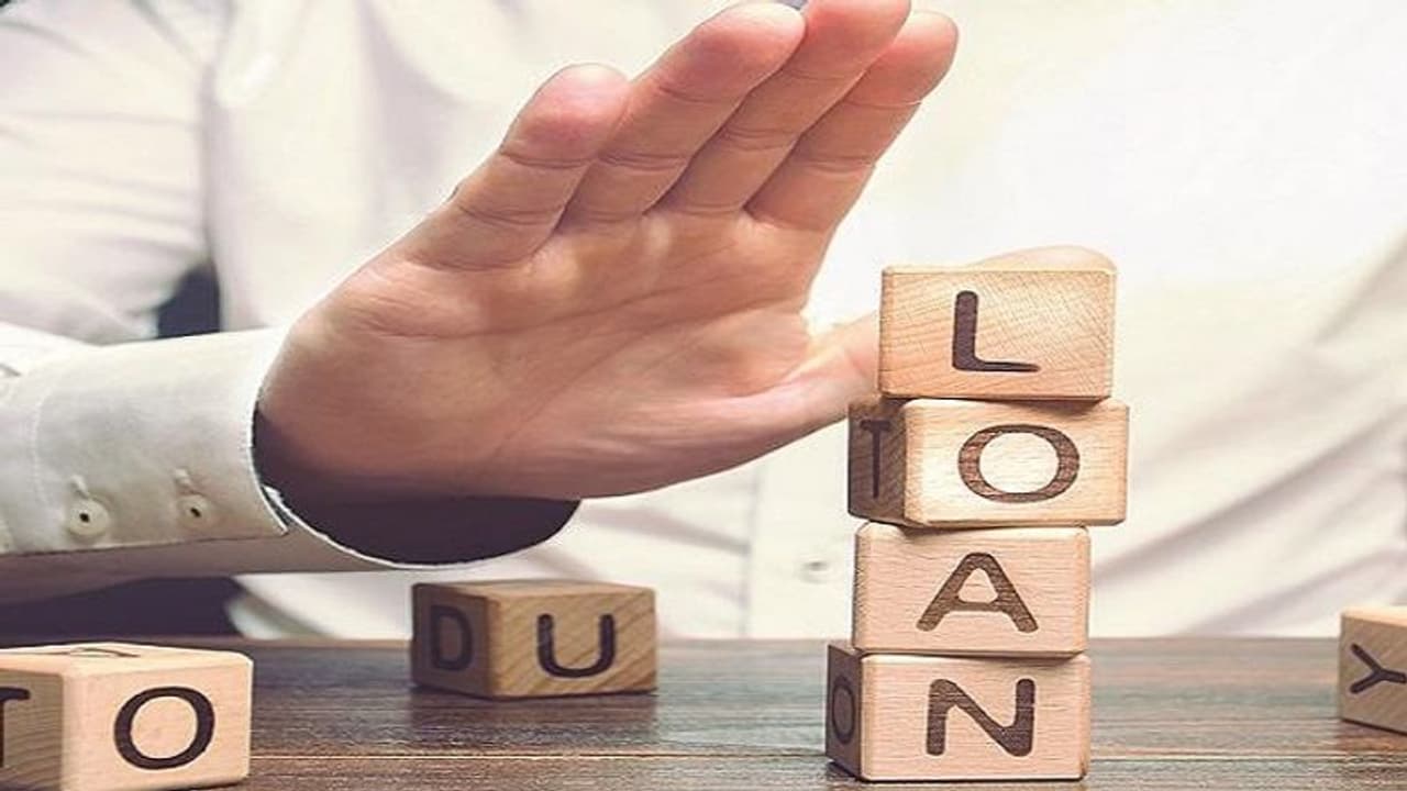 ಉತ್ತರಪ್ರದೇಶ: ಬ್ಯಾಂಕ್ ಸಾಲ ಪಡೆಯಲು ನಕಲಿ ದಾಖಲೆ ಸೃಷ್ಟಿಸುತ್ತಿದ್ದ ಗ್ಯಾಂಗ್ ಬಂಧನ ಉತ್ತರಪ್ರದೇಶ: ಬ್ಯಾಂಕ್ ಸಾಲ ಪಡೆಯಲು ನಕಲಿ ದಾಖಲೆ ಸೃಷ್ಟಿಸುತ್ತಿದ್ದ ಗ್ಯಾಂಗ್ ಬಂಧನ