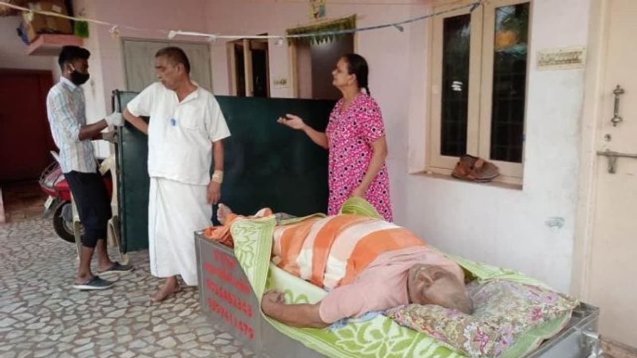 മരിച്ചെന്ന് കരുതി ഒന്നര ദിവസം ഫ്രീസറില്‍, സംസ്‌കാരത്തിന് തൊട്ടുമുമ്പ് 76കാരന്റെ കൈ അനങ്ങി