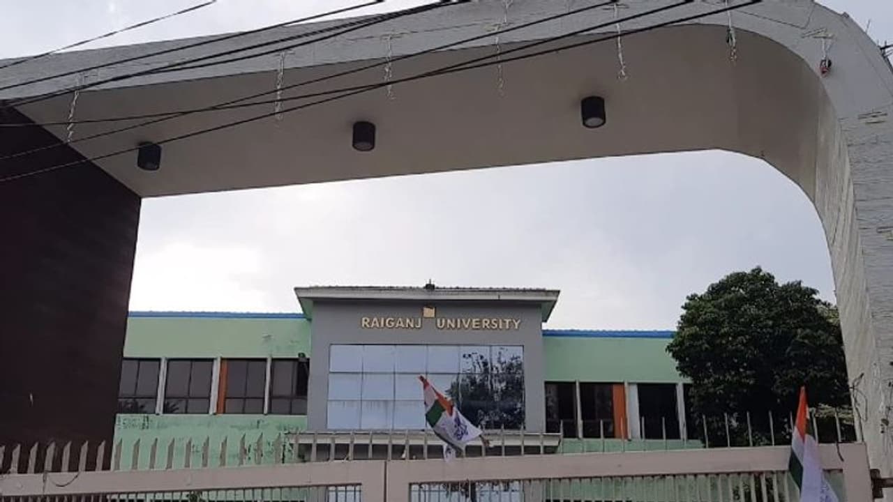 সাইবার প্রতারকদের দৌরাত্ম্য উত্তরবঙ্গে, এবার নিশানায় রায়গঞ্জ বিশ্ববিদ্যালয়ের উপাচার্য সাইবার প্রতারকদের দৌরাত্ম্য উত্তরবঙ্গে, এবার নিশানায় রায়গঞ্জ বিশ্ববিদ্যালয়ের উপাচার্য