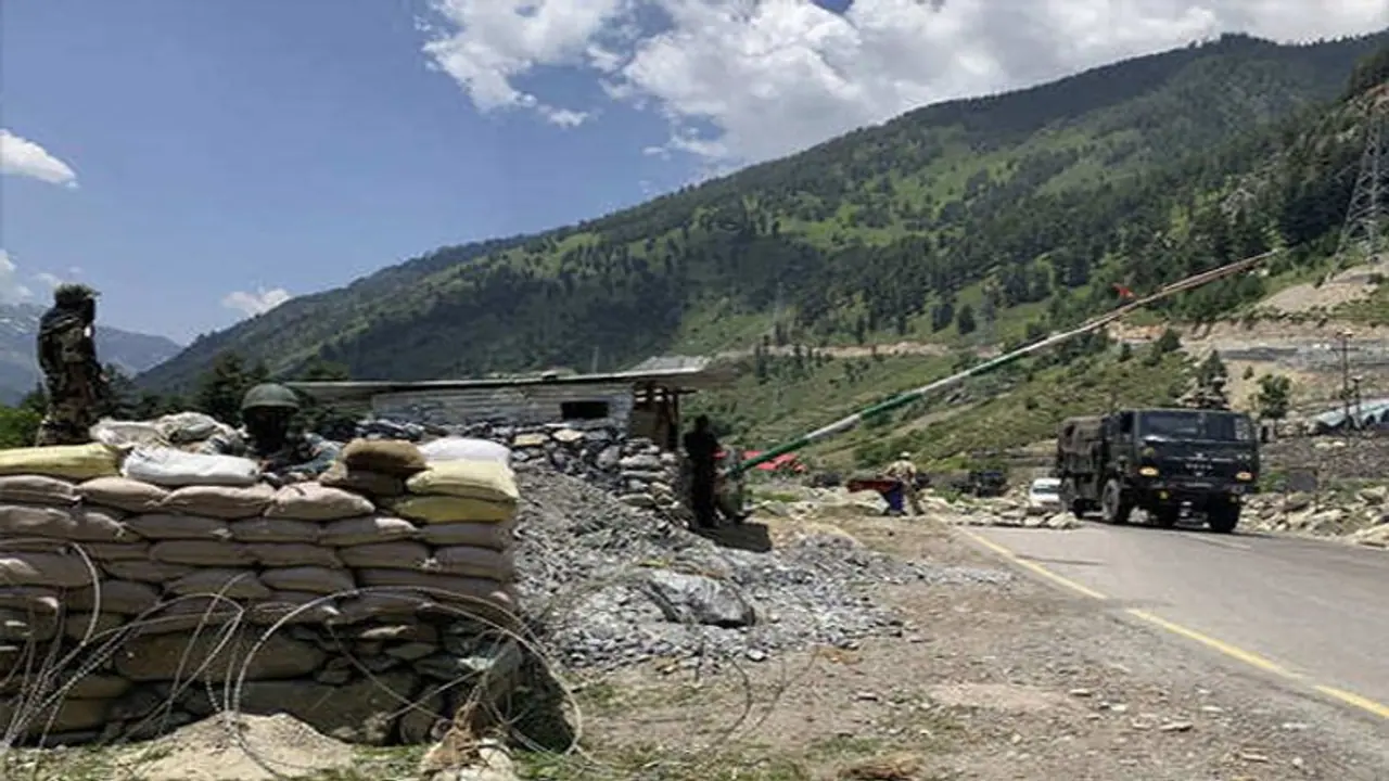 83 ಭಾರತೀಯ ರಕ್ಷಣಾ ಸಿಬ್ಬಂದಿ ಪಾಕ್ ವಶದಲ್ಲಿ 83 ಭಾರತೀಯ ರಕ್ಷಣಾ ಸಿಬ್ಬಂದಿ ಪಾಕ್ ವಶದಲ್ಲಿ