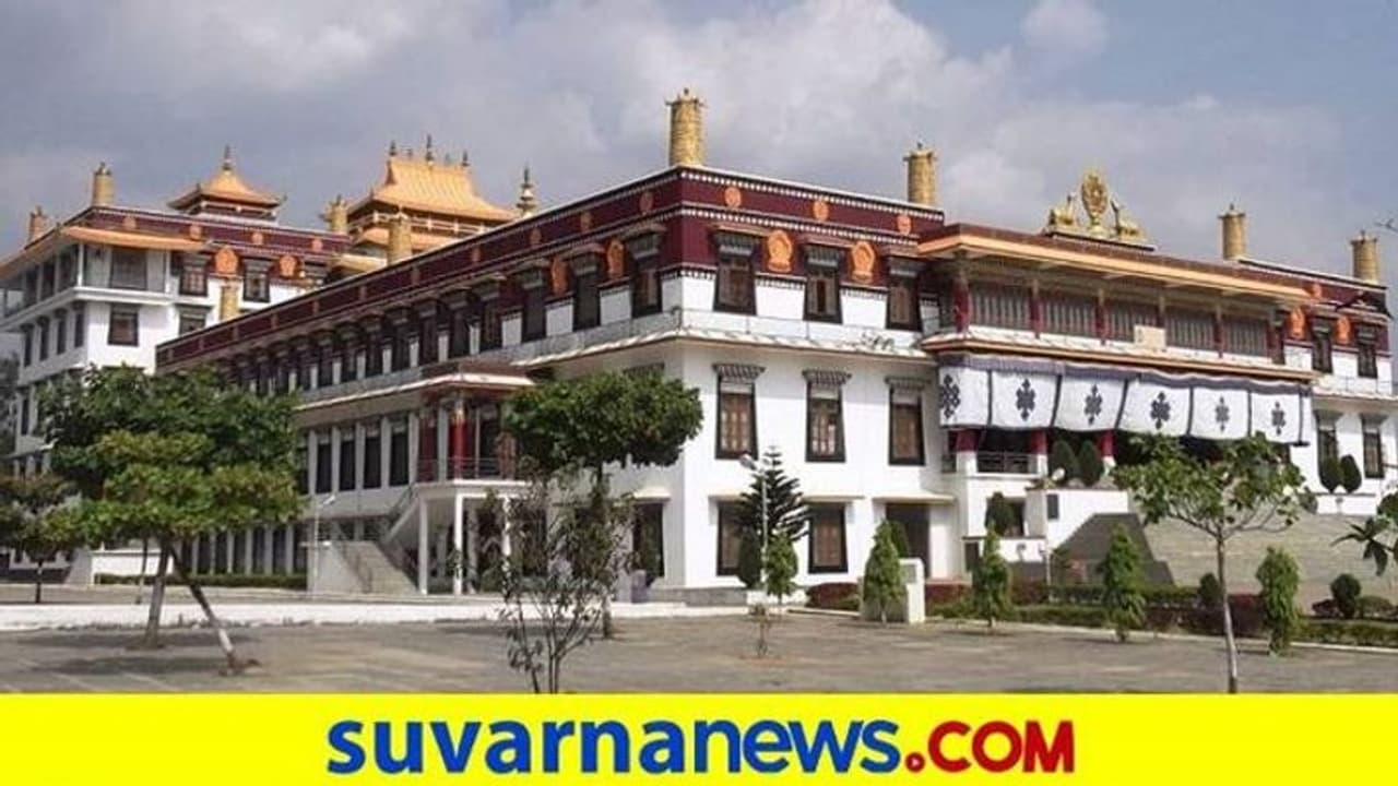 ಕೊರೋನಾ ಕಾಟ: ಮುಂಡಗೋಡ ಟಿಬೇಟಿಯನ್ ಕಾಲನಿ 15 ದಿನ ಲಾಕ್ಡೌನ್ ಕೊರೋನಾ ಕಾಟ: ಮುಂಡಗೋಡ ಟಿಬೇಟಿಯನ್ ಕಾಲನಿ 15 ದಿನ ಲಾಕ್ಡೌನ್