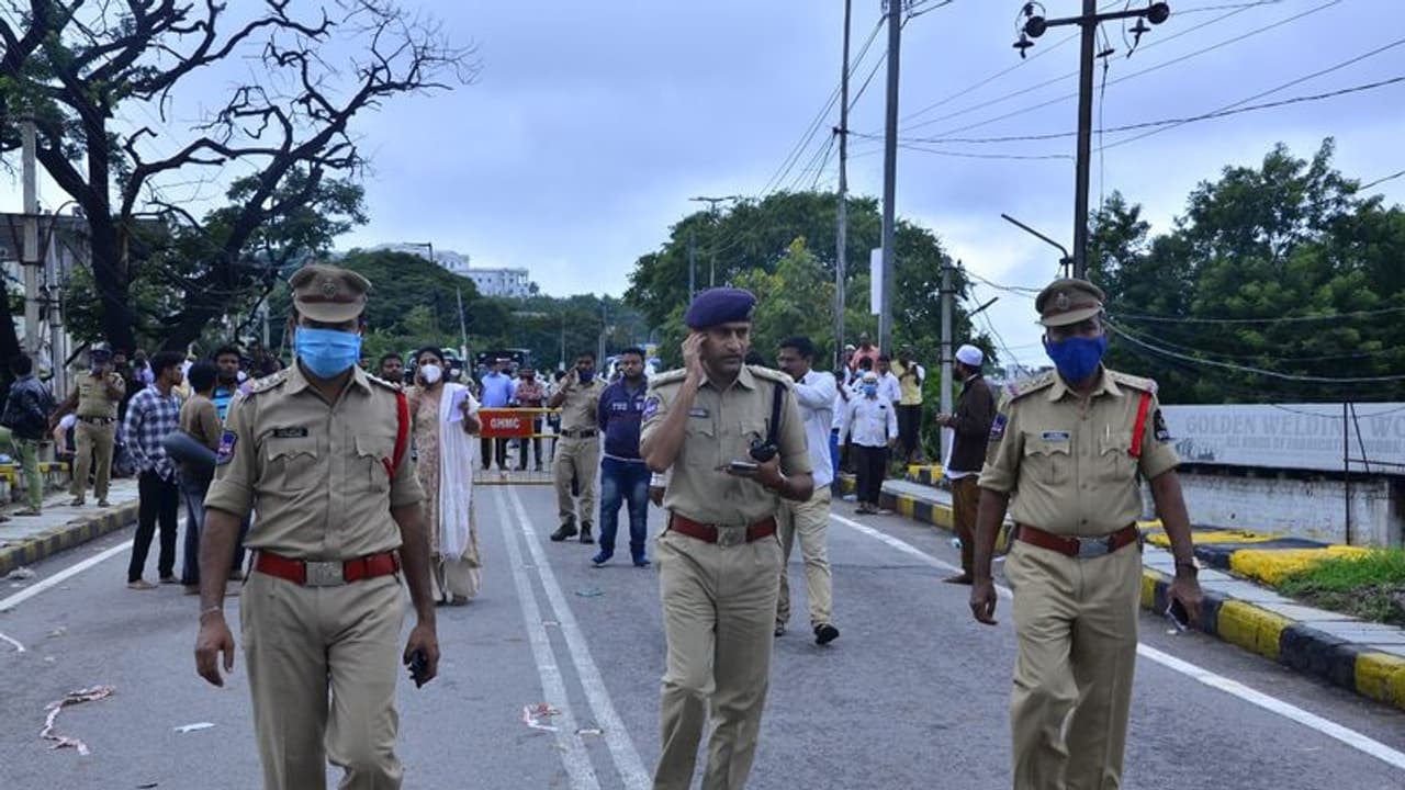 తెలంగాణ లో అన్ లాక్ దిశగా ప్రభుత్వం అడుగులు ! తెలంగాణ లో అన్ లాక్ దిశగా ప్రభుత్వం అడుగులు !