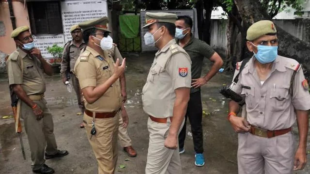 ব্যবসায়ীর বাড়ি থেকে পিস্তল চুরি, অভিযুক্ত সহ আগেয়াস্ত্র উদ্ধারে উঠেপড়ে লেগেছে লালবাজার