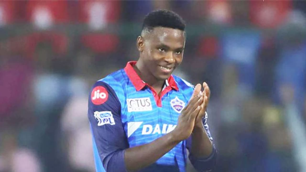 ഒറ്റയേറില് മൂന്ന് റെക്കോര്ഡ്, ഐപിഎല് ഇതിഹാസങ്ങളെ പിന്നിലാക്കി റബാദ ഒറ്റയേറില് മൂന്ന് റെക്കോര്ഡ്, ഐപിഎല് ഇതിഹാസങ്ങളെ പിന്നിലാക്കി റബാദ