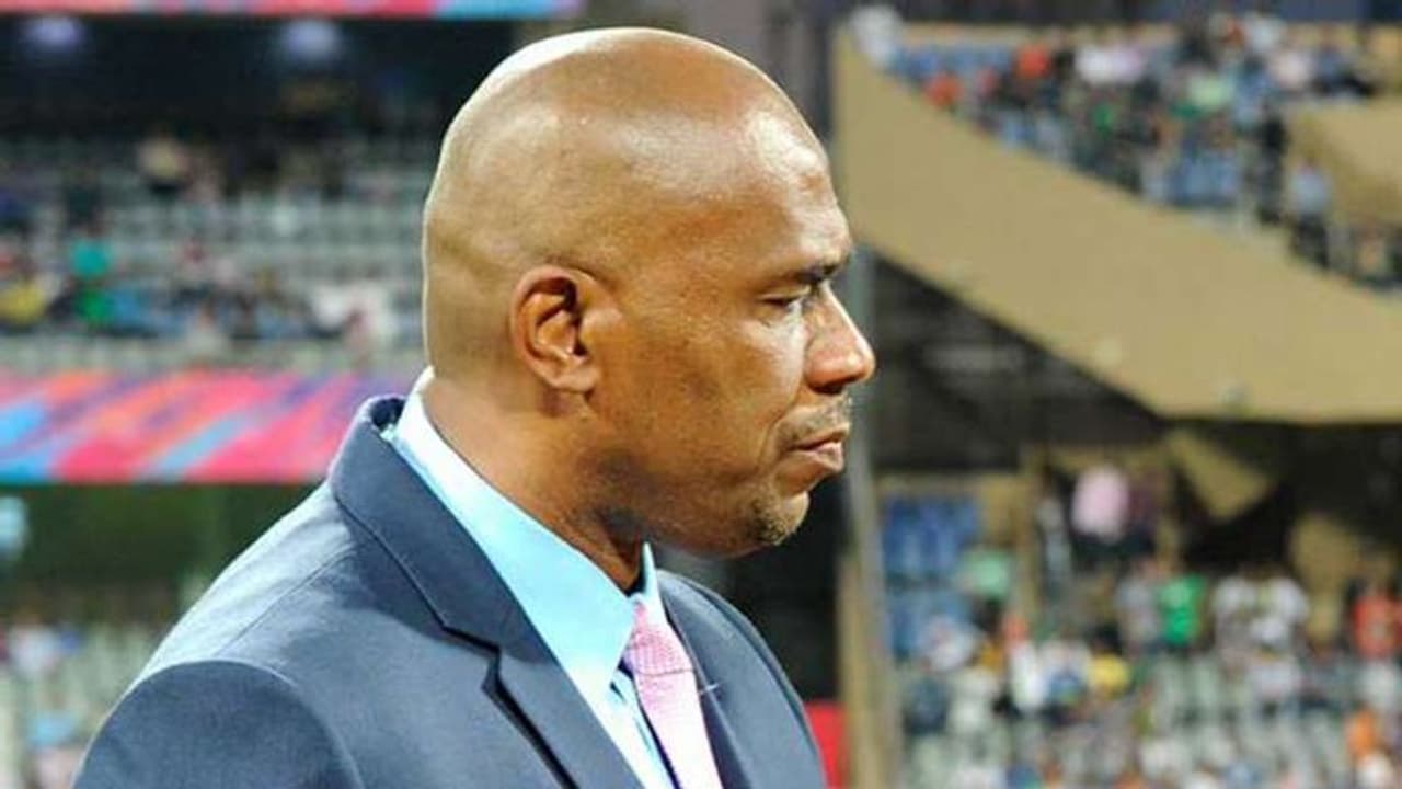 Ranji Trophy Final : ഫസ്റ്റ് ക്ലാസ് ശരാശരി 81; ഇന്ത്യന് യുവതാരത്തിന് ഇയാന് ബിഷപ്പിന്റെ ഗംഭീര പ്രശംസ Ranji Trophy Final : ഫസ്റ്റ് ക്ലാസ് ശരാശരി 81; ഇന്ത്യന് യുവതാരത്തിന് ഇയാന് ബിഷപ്പിന്റെ ഗംഭീര പ്രശംസ