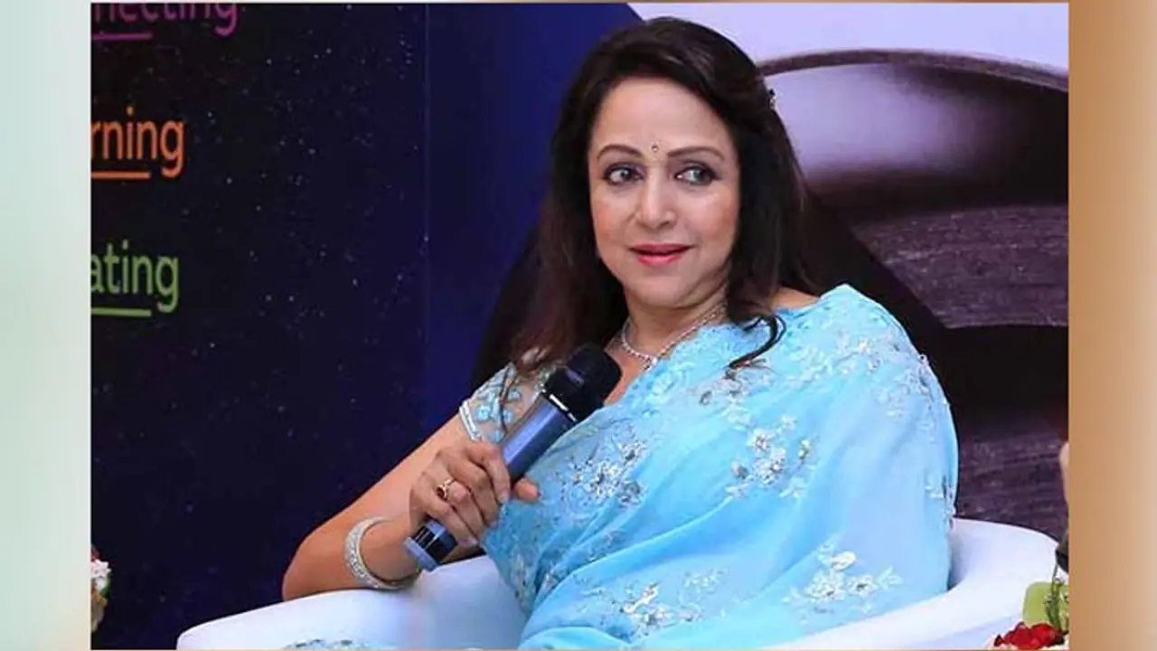 'ಅಜೆಂಡಾವೇ ಇಲ್ಲದೆ ಪ್ರತಿಭಟನೆ' ಹೇಮಾ ಮಾಲಿನಿ ಅಖಾಡಕ್ಕೆ