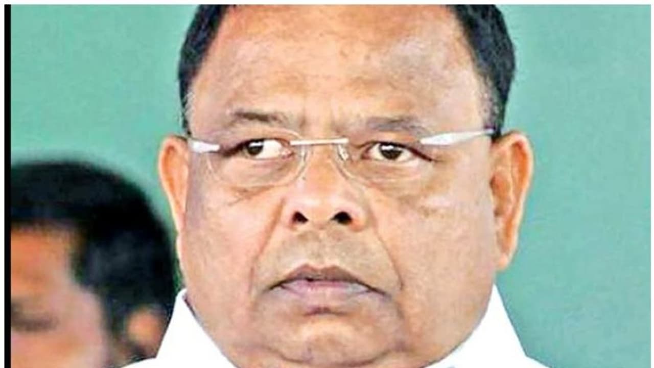 തമിഴ്നാട്ടില് കൊവിഡ് ബാധിച്ച് മുന് എംഎല്എ പി വെട്രിവേല് മരിച്ചു തമിഴ്നാട്ടില് കൊവിഡ് ബാധിച്ച് മുന് എംഎല്എ പി വെട്രിവേല് മരിച്ചു