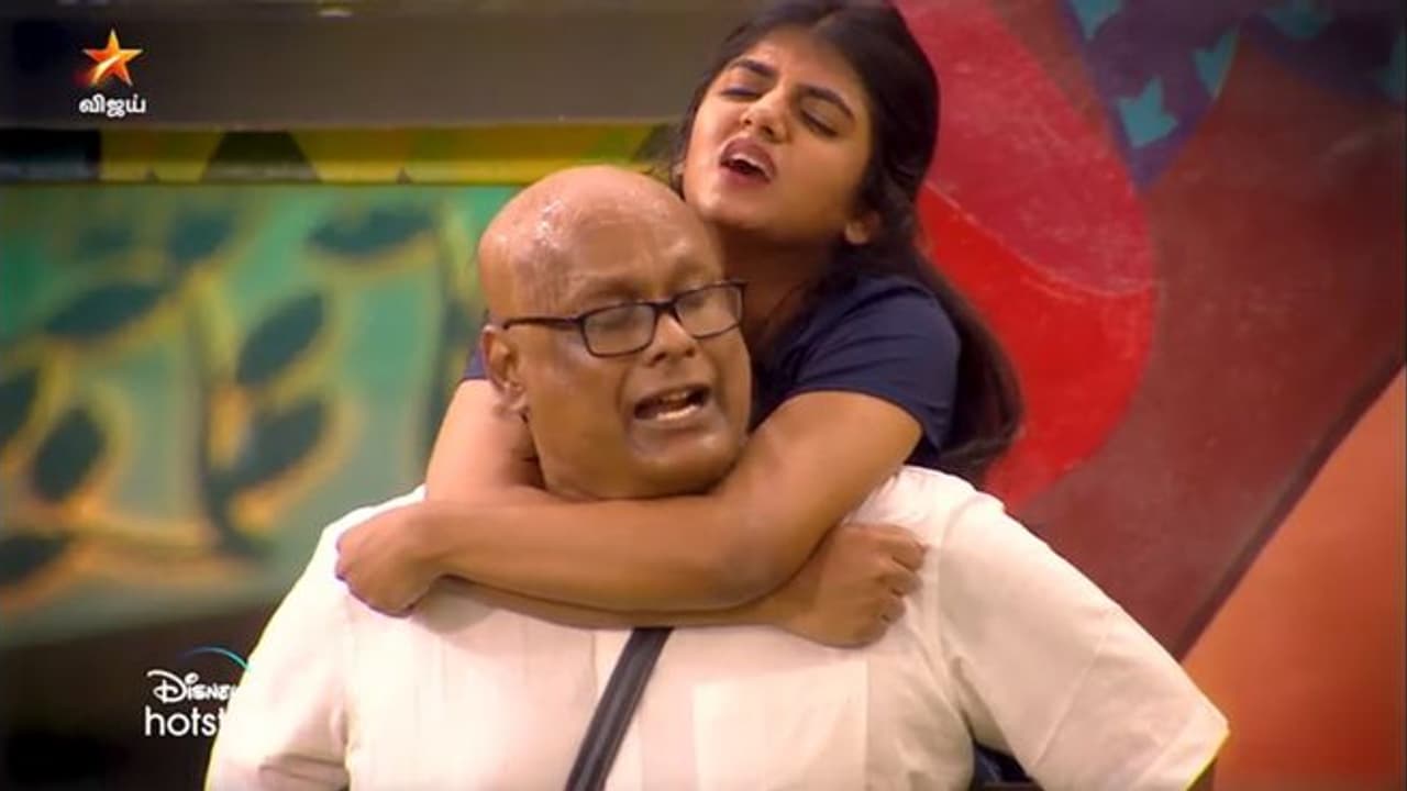 சுரேஷ் சக்ரவர்த்தி வேற ரகம்..! வேற லெவல்... புகழ்ந்து தள்ளிய பெரிய இடத்து பிரபலம்! சுரேஷ் சக்ரவர்த்தி வேற ரகம்..! வேற லெவல்... புகழ்ந்து தள்ளிய பெரிய இடத்து பிரபலம்!