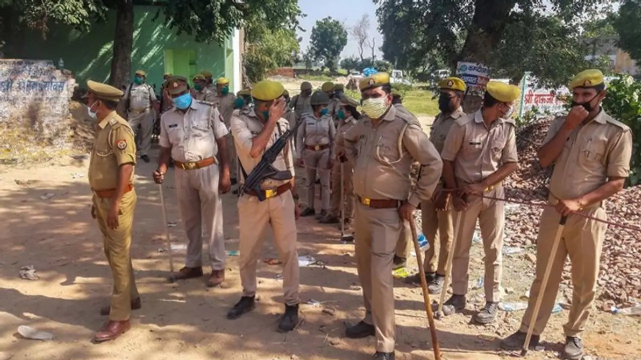 बलिया गोलीकांड: 8 नामजद और 25 अज्ञात लोगों पर केस, 7 को गिरफ्तार किया गया, मुख्य आरोपी अभी भी फरार बलिया गोलीकांड: 8 नामजद और 25 अज्ञात लोगों पर केस, 7 को गिरफ्तार किया गया, मुख्य आरोपी अभी भी फरार