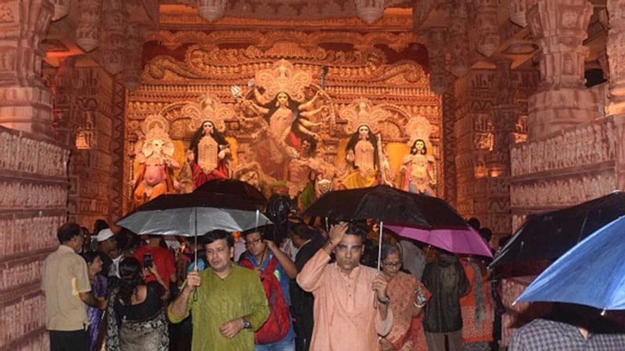 পুজোর কোন কোন দিন বৃষ্টি বেশি কলকাতায়, জানুন কী বলছে হাওয়া অফিস পুজোর কোন কোন দিন বৃষ্টি বেশি কলকাতায়, জানুন কী বলছে হাওয়া অফিস