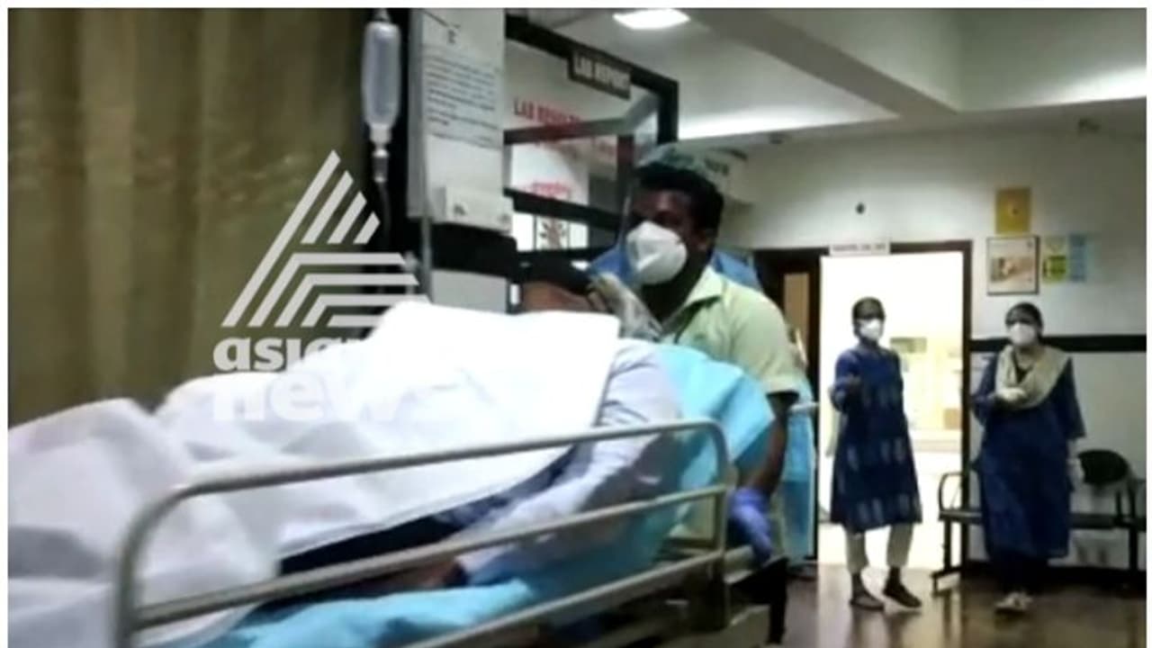 ശിവശങ്കരനെ അസ്ഥിരോഗ വിഭാഗം ഐസിയുവിൽ പ്രവേശിപ്പിച്ചു, ചികിത്സയ്ക്ക് മെഡിക്കൽ ബോർഡും ശിവശങ്കരനെ അസ്ഥിരോഗ വിഭാഗം ഐസിയുവിൽ പ്രവേശിപ്പിച്ചു, ചികിത്സയ്ക്ക് മെഡിക്കൽ ബോർഡും