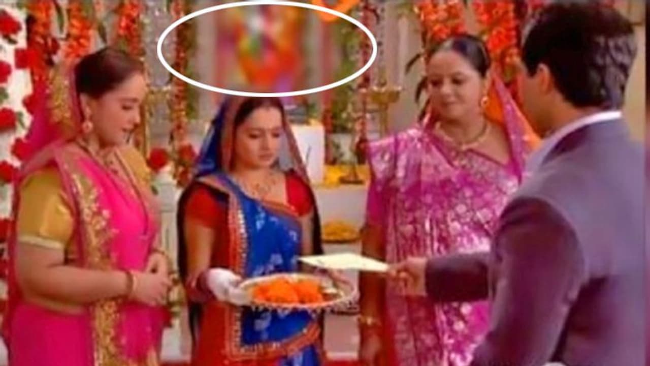 तुर्की में 'साथ निभाना साथिया' का इस्लामीकरण, ब्लर की हिंदू देवी देवताओं की मूर्ति तो भड़के लोग तुर्की में 'साथ निभाना साथिया' का इस्लामीकरण, ब्लर की हिंदू देवी देवताओं की मूर्ति तो भड़के लोग