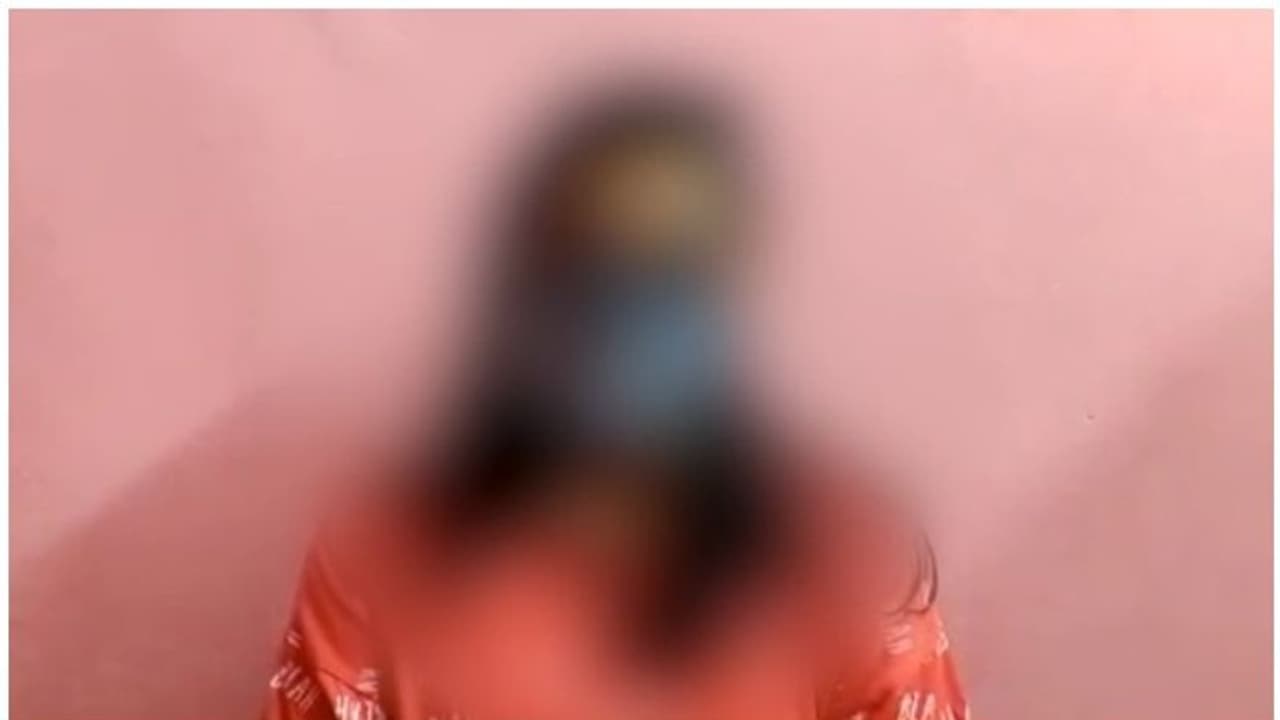 കൊച്ചിയില് കൊവിഡ് മുക്തയോട് അയിത്തം; തിരിച്ചെത്തിയ യുവതിയെ ഹോസ്റ്റലില് കയറ്റിയില്ല കൊച്ചിയില് കൊവിഡ് മുക്തയോട് അയിത്തം; തിരിച്ചെത്തിയ യുവതിയെ ഹോസ്റ്റലില് കയറ്റിയില്ല