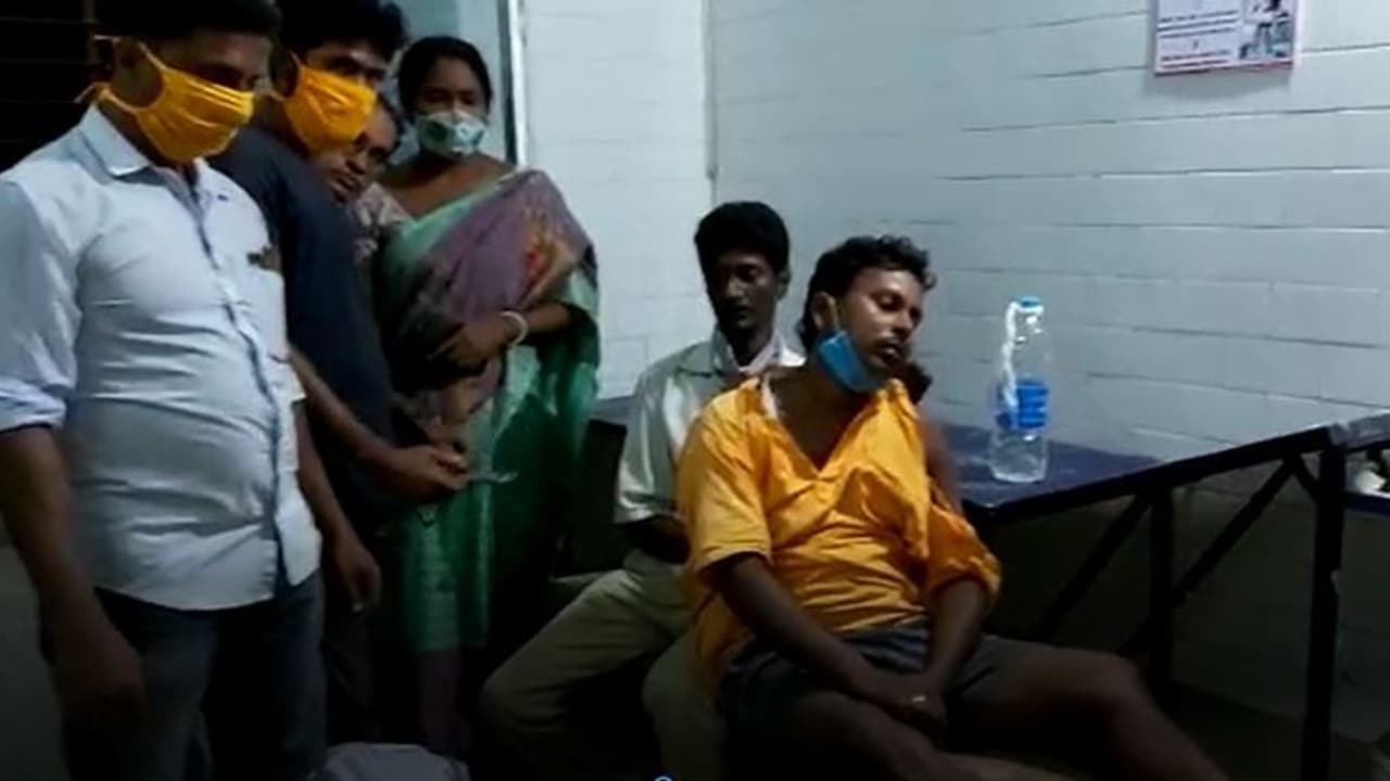 বিজেপি কর্মীর উপর লাঠি লোহার রড দিয়ে হামলা, রাজনৈতিক সংঘর্ষে উত্তপ্ত বাসন্তী