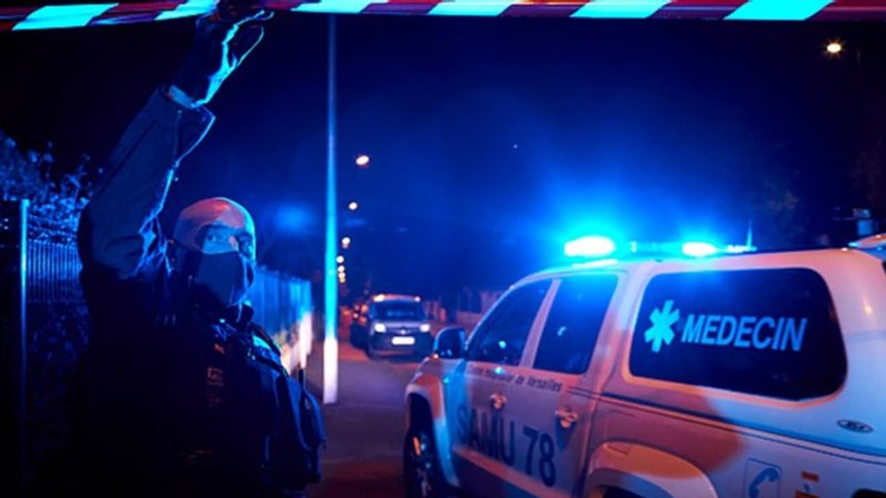 അധ്യാപകന്റെ കൊലപാതകം: പാരീസിലെ മുസ്ലീം പള്ളി അടച്ചുപൂട്ടി ഫ്രാന്സ് അധ്യാപകന്റെ കൊലപാതകം: പാരീസിലെ മുസ്ലീം പള്ളി അടച്ചുപൂട്ടി ഫ്രാന്സ്