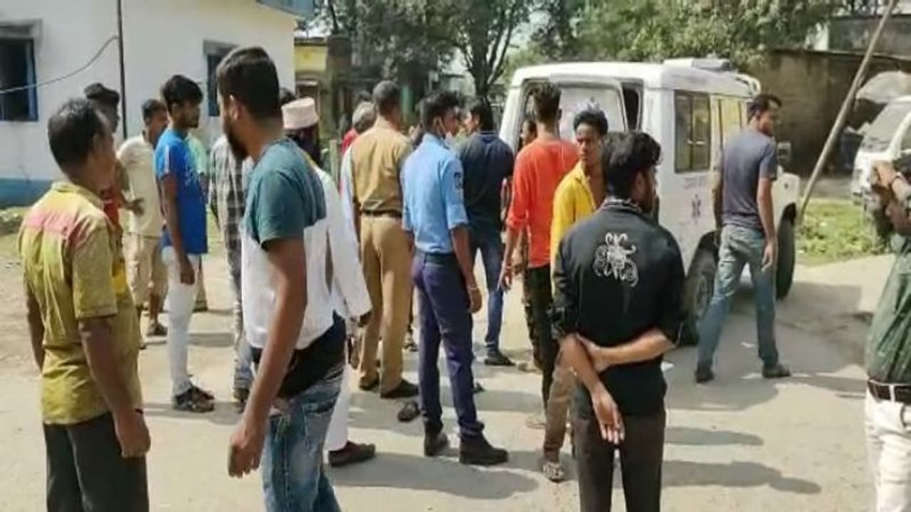 হযরত মহম্মদ কে নিয়ে বিতর্কিত মন্তব্য বিজেপি নেত্রীর, উত্তপ্ত কানপুর দুই গোষ্ঠীর মধ্যে চললো সংঘর্ষ হযরত মহম্মদ কে নিয়ে বিতর্কিত মন্তব্য বিজেপি নেত্রীর, উত্তপ্ত কানপুর দুই গোষ্ঠীর মধ্যে চললো সংঘর্ষ