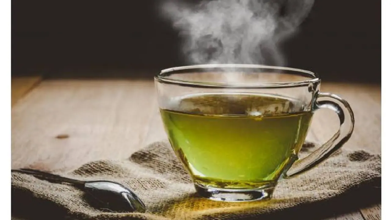 తిన్న తర్వాత గ్రీన్ టీ తాగితే గ్యాస్, కడుపు ఉబ్బరం సమస్యలు తగ్గిపోతాయా? తిన్న తర్వాత గ్రీన్ టీ తాగితే గ్యాస్, కడుపు ఉబ్బరం సమస్యలు తగ్గిపోతాయా?