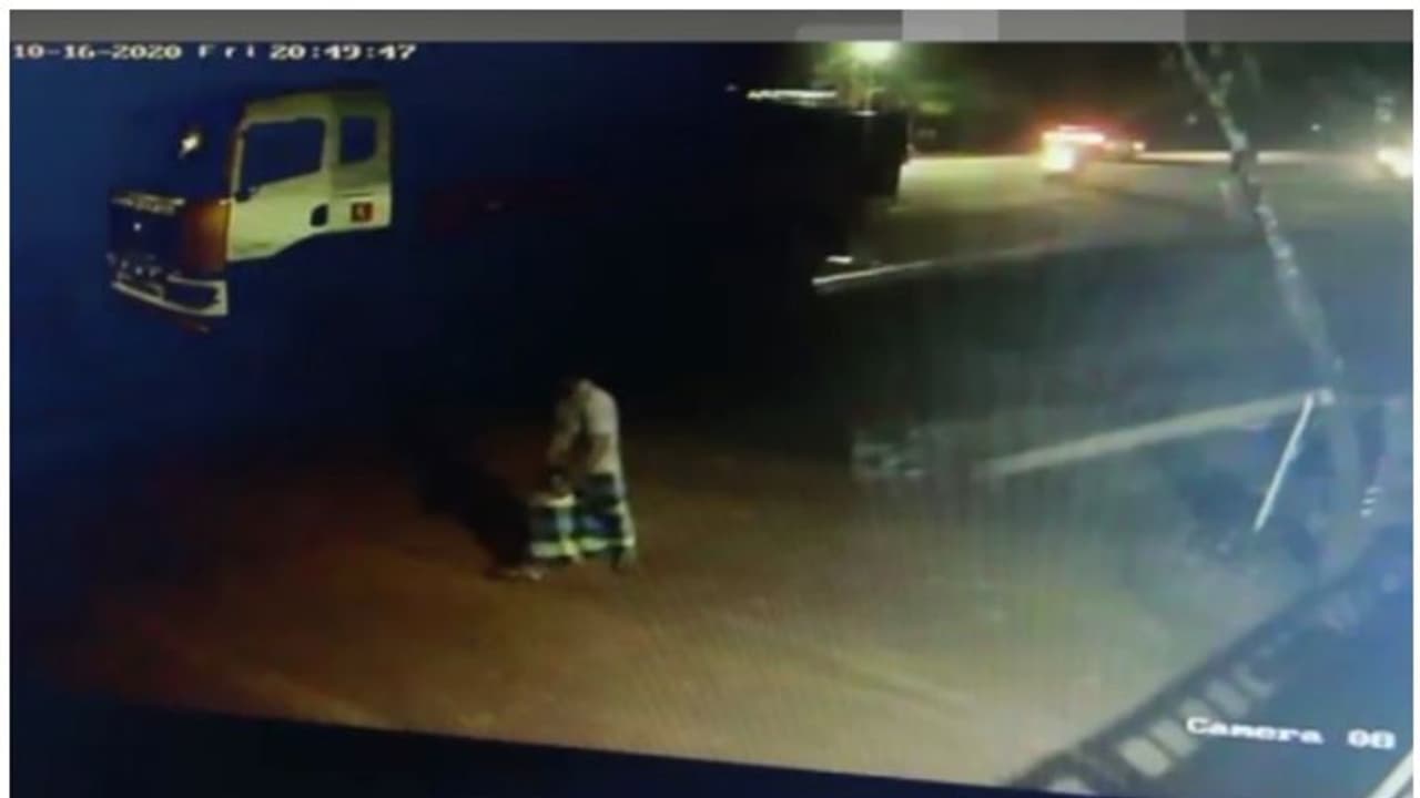 ആലപ്പുഴയില്‍ വാഹന പരിശോധനയ്ക്കിടെ ഓടി രക്ഷപ്പെട്ട ലോറിഡ്രൈവര്‍ മരിച്ച നിലയില്‍