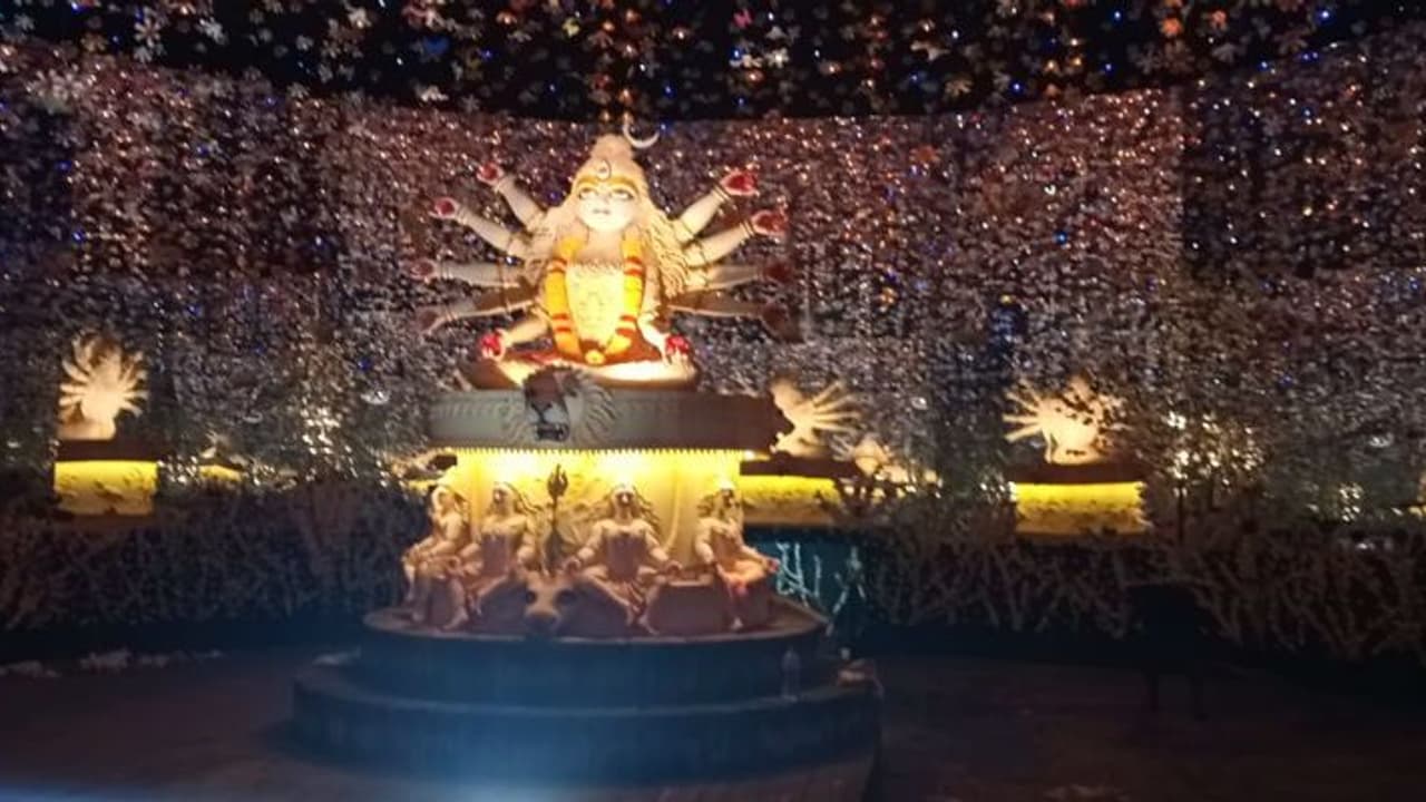Overnight Durga Puja pandal hopping to start today in West Bengal Overnight Durga Puja pandal hopping to start today in West Bengal