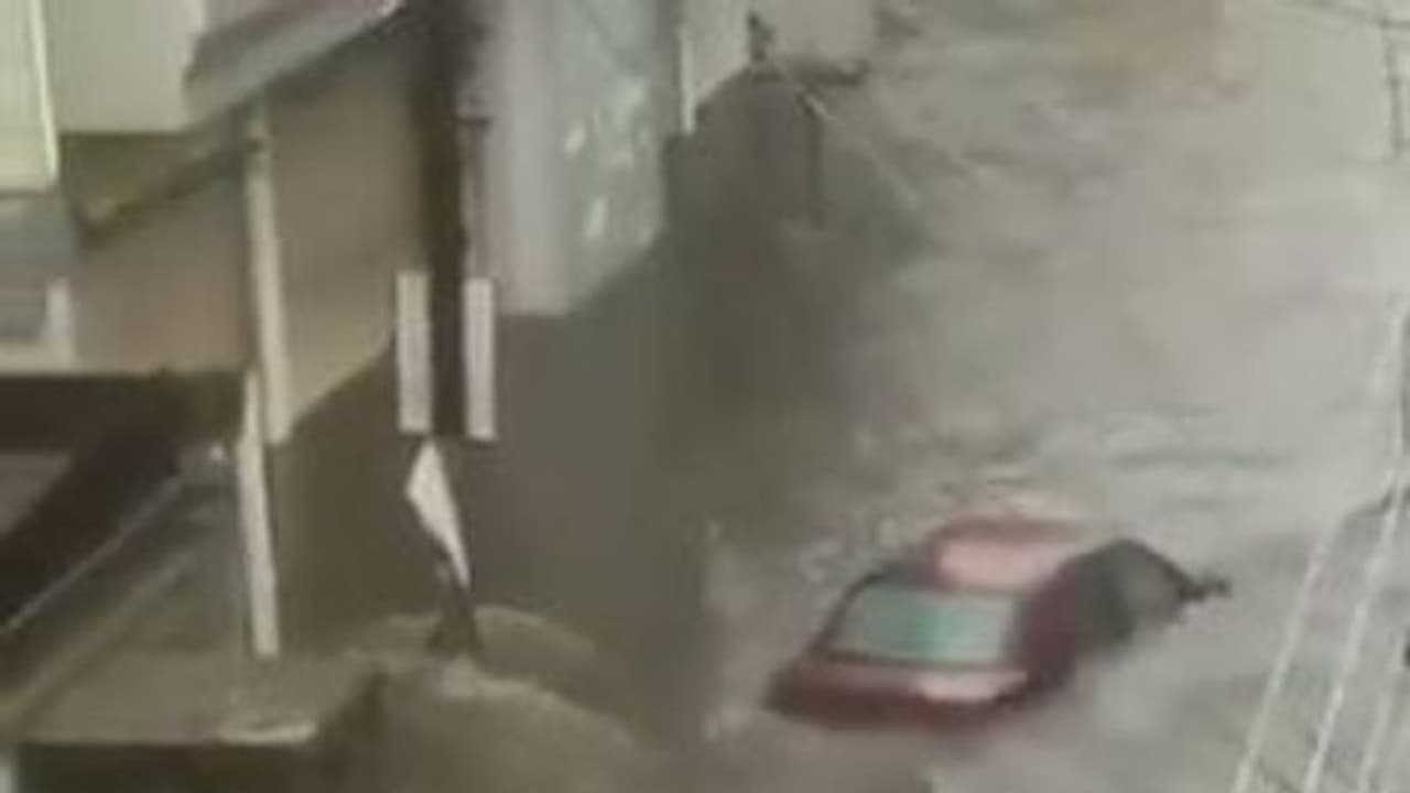 అమీన్‌పూర్ ఆనంద్ విషాదాంతం: ఐదు రోజుల తర్వాత కారులో దొరికిన డెడ్‌బాడీ