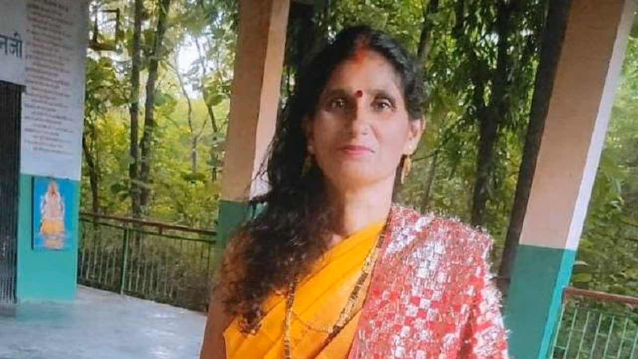 सपनों को त्यागकर बिटिया को पढ़ाया,  बनी पीसीएस अफसर और अब आईएएस का लक्ष्य