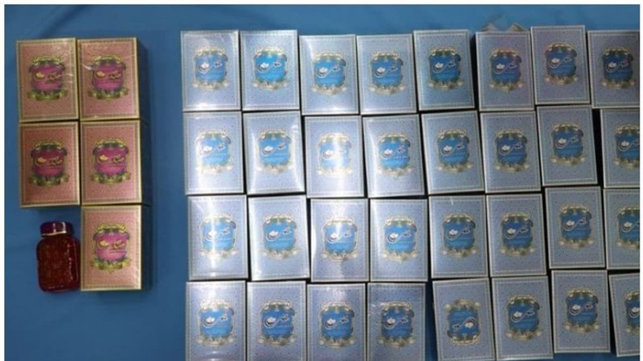 പെര്ഫ്യൂം കുപ്പികളിലൊളിപ്പിച്ച് വിമാനത്താവളം വഴി സ്വര്ണം കടത്താന് ശ്രമം; രണ്ട് വിദേശികള് അറസ്റ്റില് പെര്ഫ്യൂം കുപ്പികളിലൊളിപ്പിച്ച് വിമാനത്താവളം വഴി സ്വര്ണം കടത്താന് ശ്രമം; രണ്ട് വിദേശികള് അറസ്റ്റില്