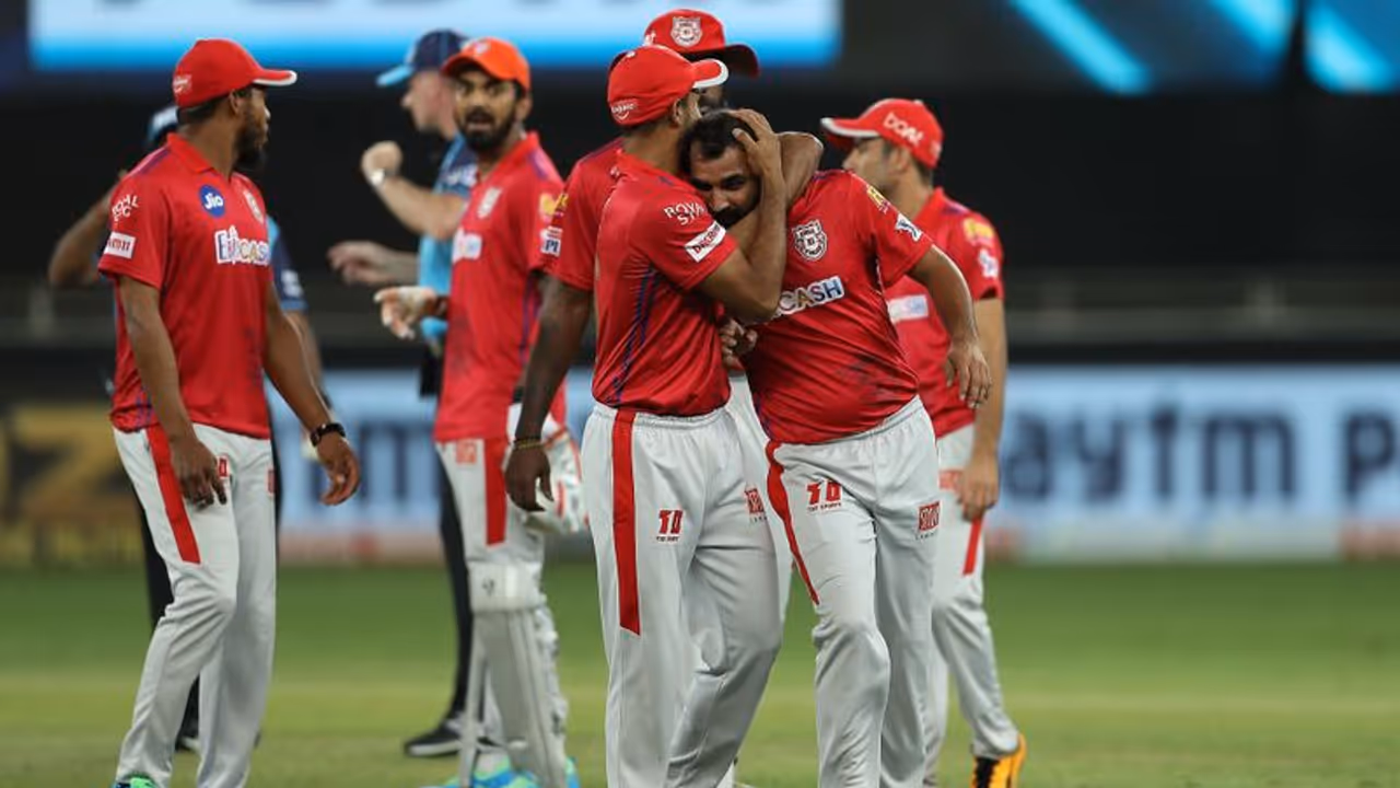 ಒಂದೇ ಪಂದ್ಯದಲ್ಲಿ ಎರಡೆರಡು ಸೂಪರ್ ಓವರ್: ಪಂಜಾಬ್ಗೆ ಗೆಲುವಿನ ಸಂಭ್ರಮ! ಒಂದೇ ಪಂದ್ಯದಲ್ಲಿ ಎರಡೆರಡು ಸೂಪರ್ ಓವರ್: ಪಂಜಾಬ್ಗೆ ಗೆಲುವಿನ ಸಂಭ್ರಮ!