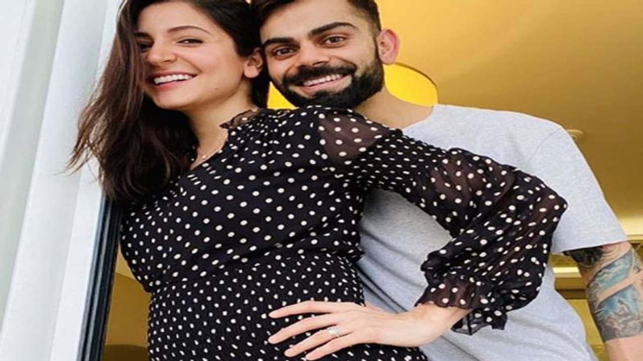 ট্যুইটারে রেকর্ড গড়ল বিরুষ্কার প্রেগন্যান্সির খবর, ২০২০ তে পেল সেরার শিরোপা ট্যুইটারে রেকর্ড গড়ল বিরুষ্কার প্রেগন্যান্সির খবর, ২০২০ তে পেল সেরার শিরোপা