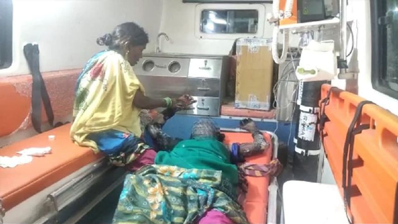 ससुराल से झगड़कर मायके में रह रही महिला ने 6 महीने की बच्ची को नदी में फेंककर खुद को लगाई आग ससुराल से झगड़कर मायके में रह रही महिला ने 6 महीने की बच्ची को नदी में फेंककर खुद को लगाई आग