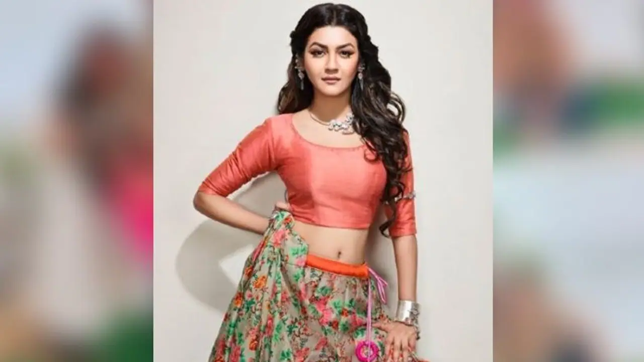 'জগিং'এর মধ্যেই লুকিয়ে চাবুক ফিগারের চাবিকাঠি, 'স্পোর্টি' লুকে স্লো মোশনে ঝড় তুললেন জয়া 'জগিং'এর মধ্যেই লুকিয়ে চাবুক ফিগারের চাবিকাঠি, 'স্পোর্টি' লুকে স্লো মোশনে ঝড় তুললেন জয়া