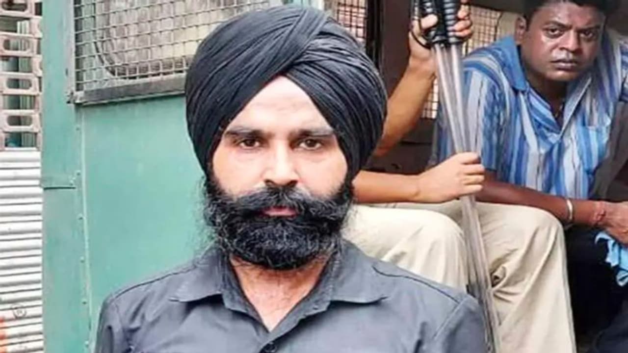 BJP की रैली में गिरफ्तार बलविंदर सिंह को मिली जमानत, पश्चिम बंगाल पुलिस को कोर्ट ने लगाई फटकार BJP की रैली में गिरफ्तार बलविंदर सिंह को मिली जमानत, पश्चिम बंगाल पुलिस को कोर्ट ने लगाई फटकार