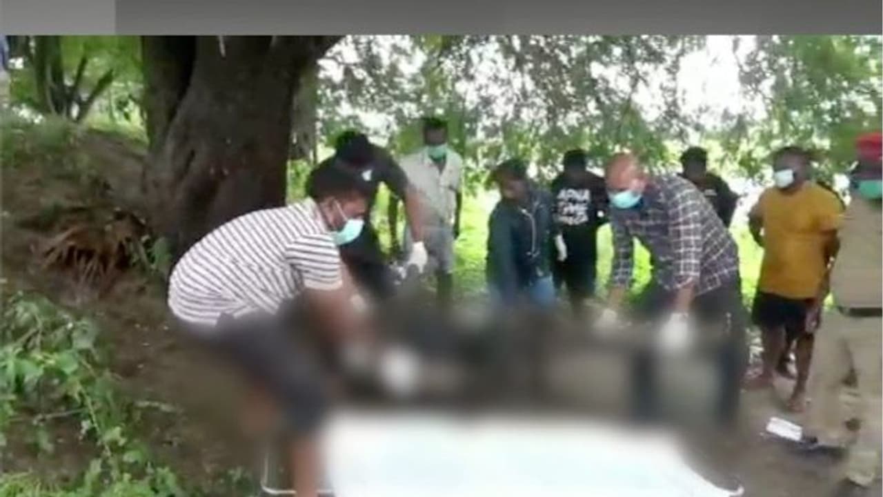 ഓൺലൈൻ റമ്മിയടക്കമുള്ള കളികൾ കടക്കെണിയിലാക്കി; വാട്സ് ആപ്പിൽ ശബ്ദസന്ദേശമയച്ച് യുവാവ് തീകൊളുത്തി ആത്മഹത്യചെയ്തു ഓൺലൈൻ റമ്മിയടക്കമുള്ള കളികൾ കടക്കെണിയിലാക്കി; വാട്സ് ആപ്പിൽ ശബ്ദസന്ദേശമയച്ച് യുവാവ് തീകൊളുത്തി ആത്മഹത്യചെയ്തു