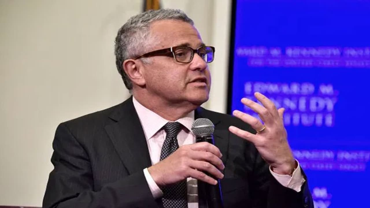 జూమ్ వీడియో కాల్ లో జెఫ్రీ టూబిన్ హస్త ప్రయోగం జూమ్ వీడియో కాల్ లో జెఫ్రీ టూబిన్ హస్త ప్రయోగం