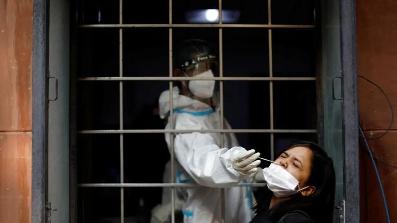 രാജ്യത്തെ ആകെ കൊവിഡ് ബാധിതരുടെ എണ്ണം 90 ലക്ഷത്തിലേക്ക്; രോഗമുക്തി നിരക്ക് 92 ശതമാനം രാജ്യത്തെ ആകെ കൊവിഡ് ബാധിതരുടെ എണ്ണം 90 ലക്ഷത്തിലേക്ക്; രോഗമുക്തി നിരക്ക് 92 ശതമാനം