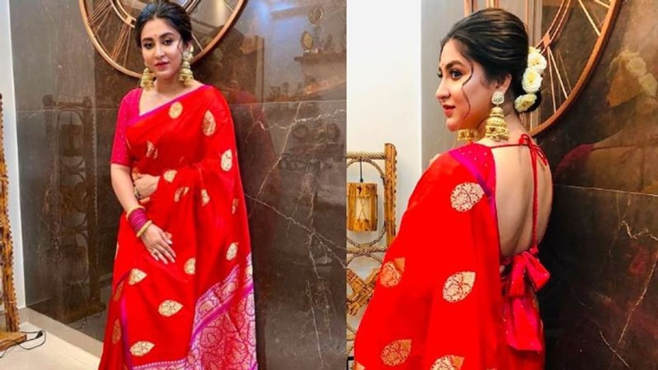 চতুর্থীতে ব্যাকলেসে ঐন্দ্রিলা, অভিনেত্রীর পুজোর সাজে মাতোয়ারা হবেন আপনিও চতুর্থীতে ব্যাকলেসে ঐন্দ্রিলা, অভিনেত্রীর পুজোর সাজে মাতোয়ারা হবেন আপনিও