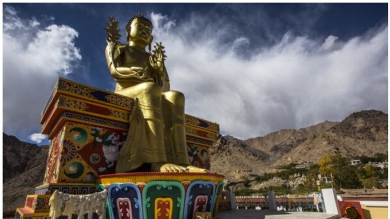 ദളിത് വിഭാഗങ്ങളില് നിന്ന് ബുദ്ധമതം സ്വീകരിക്കുന്നവരുടെ എണ്ണം കൂടുന്നതായി റിപ്പോര്ട്ട് ദളിത് വിഭാഗങ്ങളില് നിന്ന് ബുദ്ധമതം സ്വീകരിക്കുന്നവരുടെ എണ്ണം കൂടുന്നതായി റിപ്പോര്ട്ട്