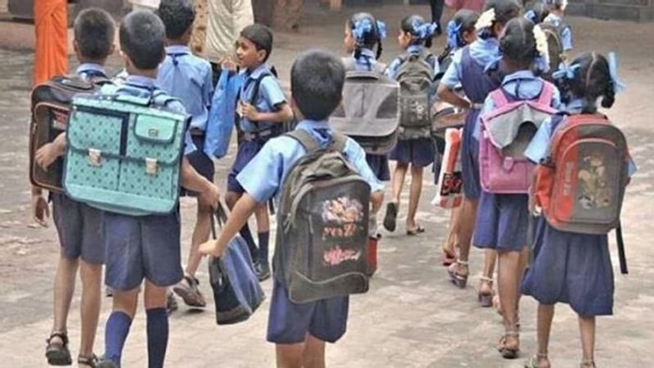 Karnataka: Universities, legislators and other dignitaries propose to adopt 1,414 schools Karnataka: Universities, legislators and other dignitaries propose to adopt 1,414 schools