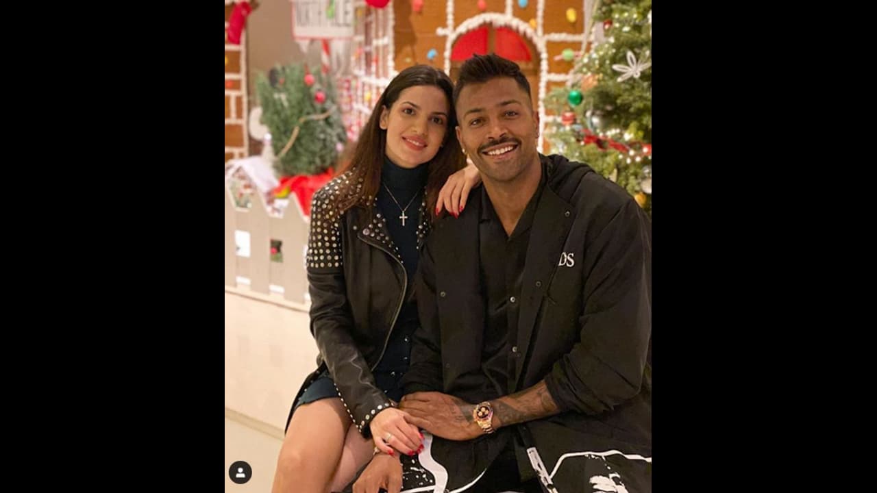 నటాషాని మిస్ అవుతున్న హార్దిక్.. పాత ఫోటోలు షేర్ చేస్తూ..