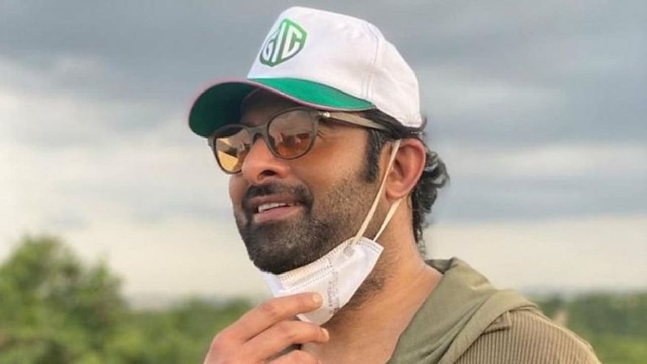 പ്രളയം; തെലങ്കാന മുഖ്യമന്ത്രിയുടെ ദുരിതാശ്വാസനിധിയിലേക്ക് പ്രഭാസിന്റെ ഒന്നരക്കോടി പ്രളയം; തെലങ്കാന മുഖ്യമന്ത്രിയുടെ ദുരിതാശ്വാസനിധിയിലേക്ക് പ്രഭാസിന്റെ ഒന്നരക്കോടി