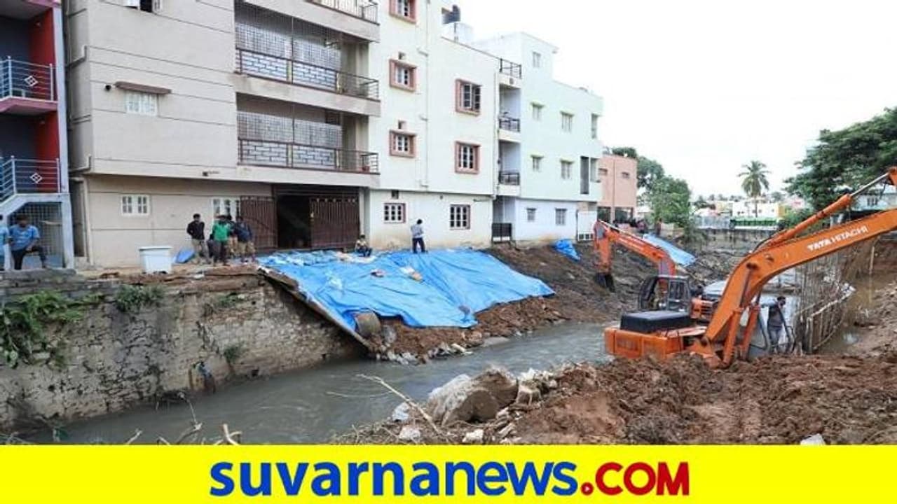 ‘ಮಹಾಮಳೆ’ಗೆ ತೊಯ್ದು ತೊಪ್ಪೆಯಾದ ಬೆಂಗ್ಳೂರು: 23 ವರ್ಷದ 3ನೇ ಮಹಾಮಳೆ ‘ಮಹಾಮಳೆ’ಗೆ ತೊಯ್ದು ತೊಪ್ಪೆಯಾದ ಬೆಂಗ್ಳೂರು: 23 ವರ್ಷದ 3ನೇ ಮಹಾಮಳೆ