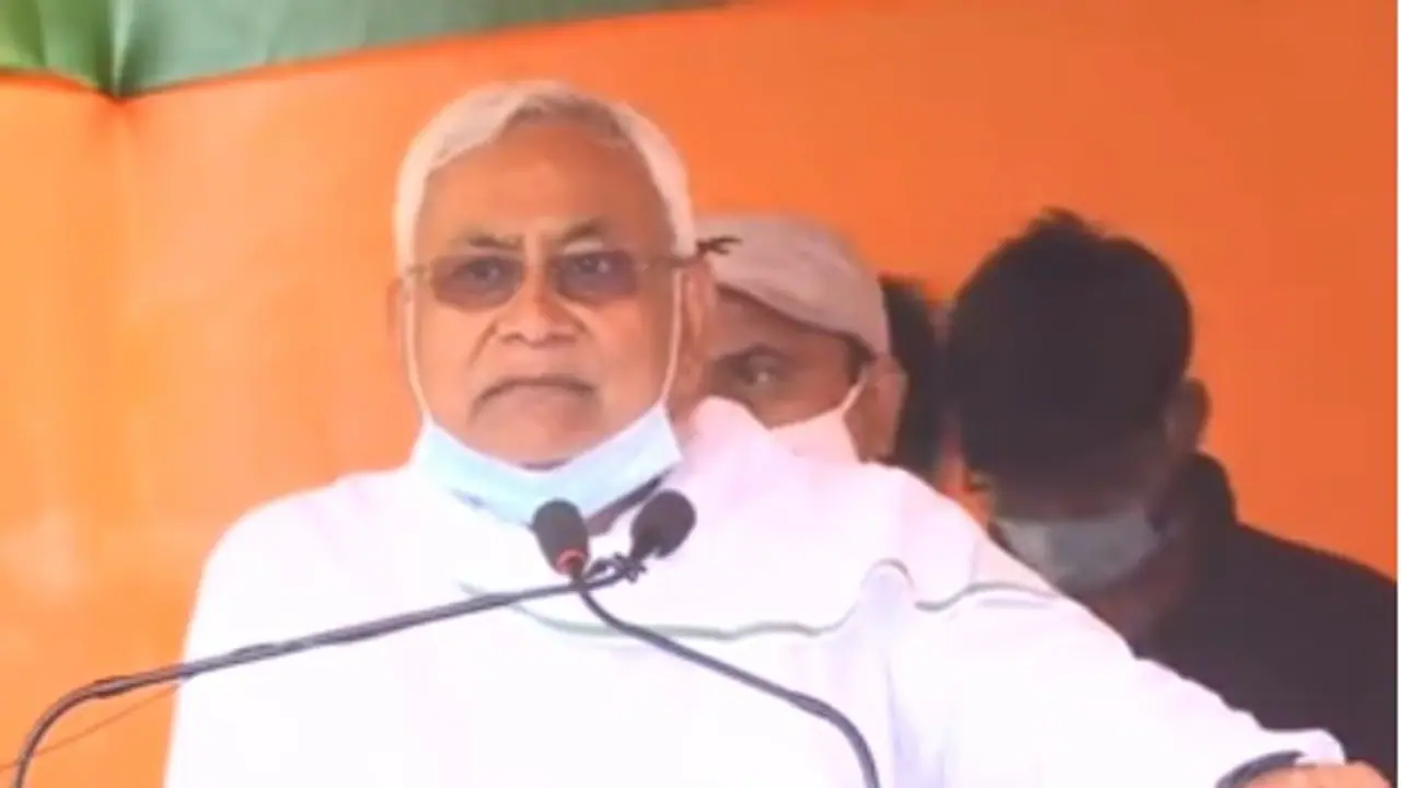 सीएम नीतीश ने कहा जब लोग लालटेन के सहारे थे तब था जंगल राज, अब है कानून का राज सीएम नीतीश ने कहा जब लोग लालटेन के सहारे थे तब था जंगल राज, अब है कानून का राज