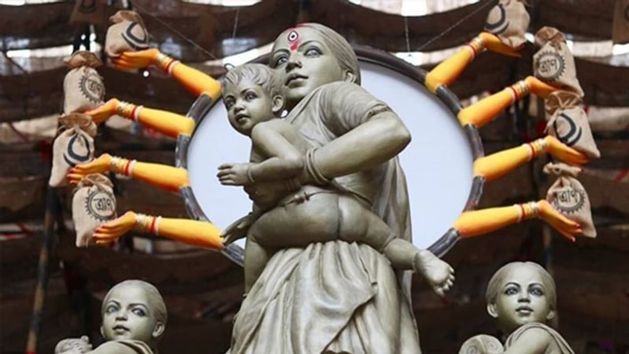 বরিশা ক্লাবের পরিযায়ী দুর্গা মায়ের বিসর্জন হবে না, সংরক্ষণের নির্দেশ মমতার