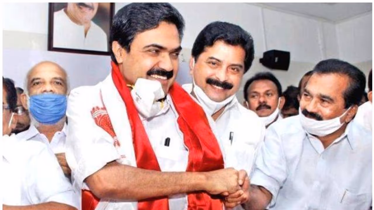 രണ്ടില ചിഹ്നം ജോസിന്; പിജെ ജോസഫിന്റെ ഹർജി ഹൈക്കോടതി തള്ളി