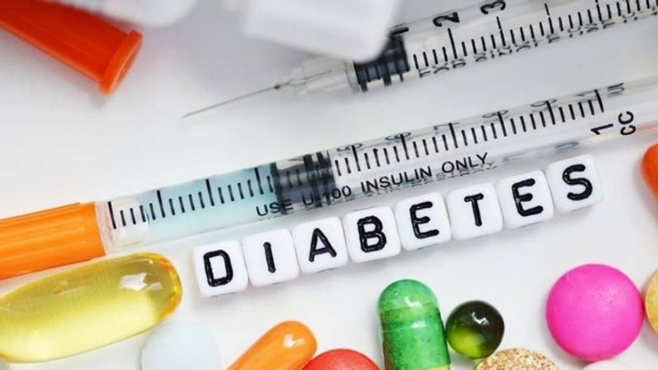 പ്രമേഹത്തെ ചെറുക്കാൻ ശ്രദ്ധിക്കേണ്ട അഞ്ച് കാര്യങ്ങളിതാ... പ്രമേഹത്തെ ചെറുക്കാൻ ശ്രദ്ധിക്കേണ്ട അഞ്ച് കാര്യങ്ങളിതാ...