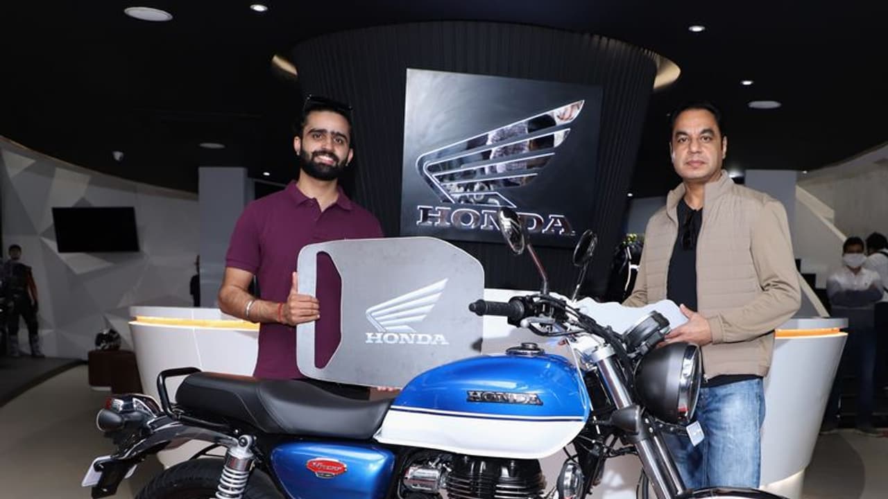 ಭಾರತದ ರಸ್ತೆಗಿಳಿದ H Ness CB350, ವಿತರಣೆ ಆರಂಭಿಸಿದ ಹೊಂಡಾ! ಭಾರತದ ರಸ್ತೆಗಿಳಿದ H Ness CB350, ವಿತರಣೆ ಆರಂಭಿಸಿದ ಹೊಂಡಾ!