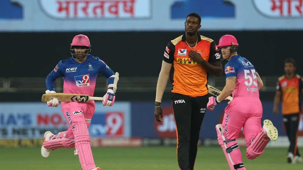 সানরাইজার্সের হয়ে দুরন্ত বোলিং হোল্ডারের, প্রথমে ব্যাট করে ১৫৪ রান করল রাজস্থান