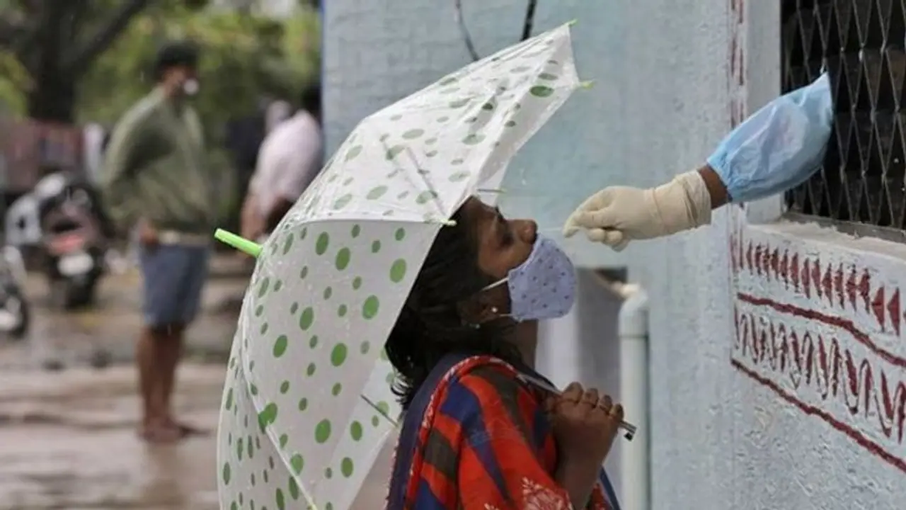 দৈনিক সংক্রমণে নয়া রেকর্ড রাজ্যে, ষষ্ঠীতে আক্রান্তের সংখ্যা সবচেয়ে বেশি কলকাতায় দৈনিক সংক্রমণে নয়া রেকর্ড রাজ্যে, ষষ্ঠীতে আক্রান্তের সংখ্যা সবচেয়ে বেশি কলকাতায়