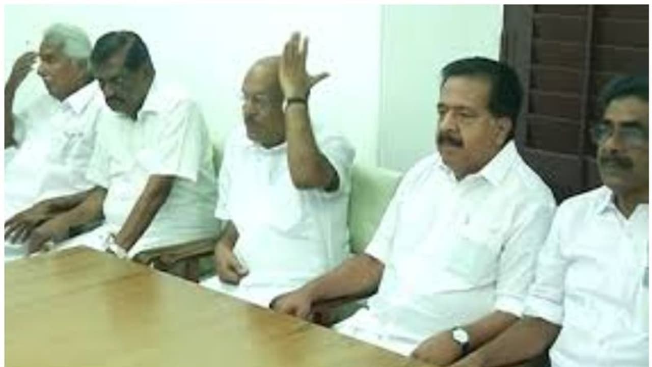 നിയമസഭാ തെരഞ്ഞെടുപ്പ് ഒരുക്കങ്ങൾക്കായി ഇന്ന് യുഡിഎഫ് യോഗം, മുന്നണി വിപുലീകരണവും സീറ്റ് വിഭജനവും ചർച്ചയ്ക്ക് നിയമസഭാ തെരഞ്ഞെടുപ്പ് ഒരുക്കങ്ങൾക്കായി ഇന്ന് യുഡിഎഫ് യോഗം, മുന്നണി വിപുലീകരണവും സീറ്റ് വിഭജനവും ചർച്ചയ്ക്ക്